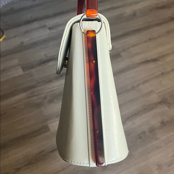 Vintage Cream Handbag with Tortoise Handle - Picture 6 of 10